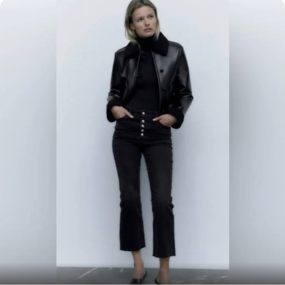 Zara Cropped Flare Jeans - Picture 2 of 5